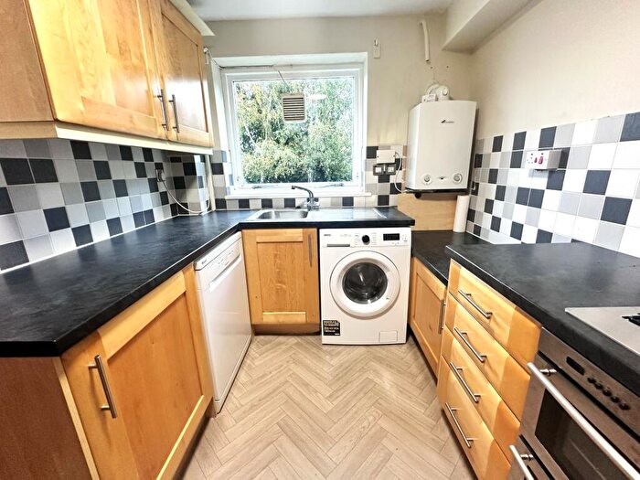 2 Bedroom Flat To Rent In Beauchamp Place, Oxford, OX4