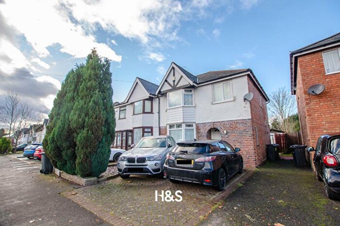 3 Bedroom House To Rent In Baldwins Lane, Birmingham, B28