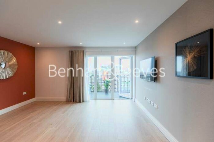 2 Bedroom Apartment To Rent In Filmworks Walk, Ealing, W5