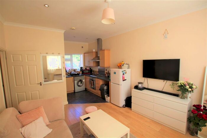 1 Bedroom Flat To Rent In River Soar Living, Western Road, Leicester, LE3