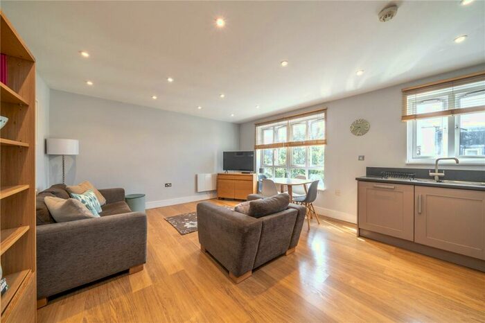 2 Bedroom Apartment To Rent In Choumert Road, Peckham Rye, London, SE15