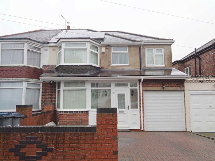 4 Bedroom Semi Detached House For Sale In Oakdale Road, Hodge Hill, Birmingham, B36