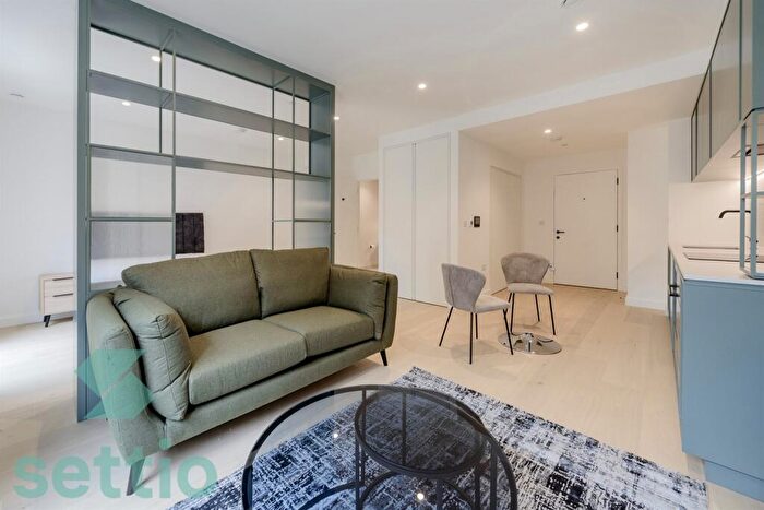 Apartment To Rent In Ashbee, Brent Cross Town, NW2