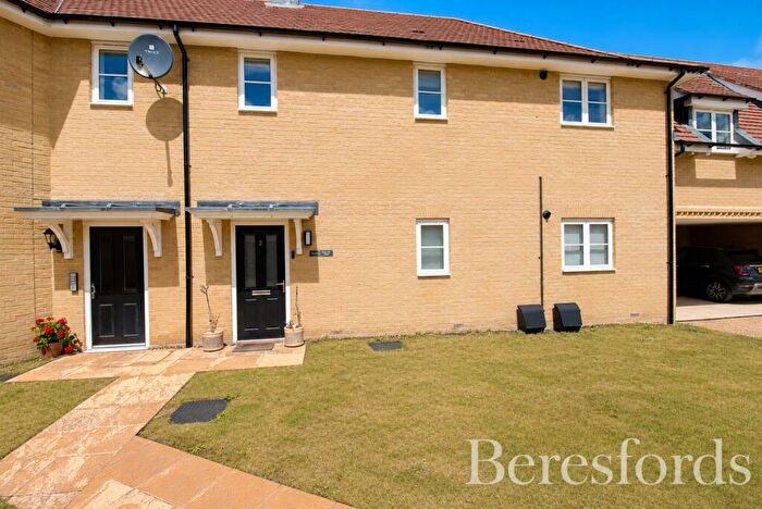 2 Bedroom Apartment For Sale In Porter Drive, Colchester, CO3