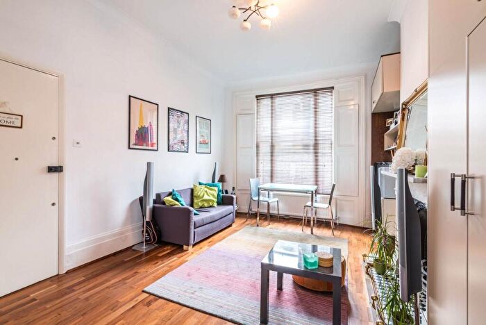 1 Bedroom Flat To Rent In Bartholomew Road, Kentish Town, London, NW5