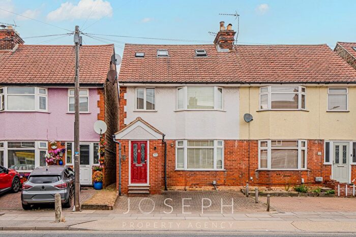 4 Bedroom Semi-Detached House For Sale In Woodbridge Road, Ipswich, IP4