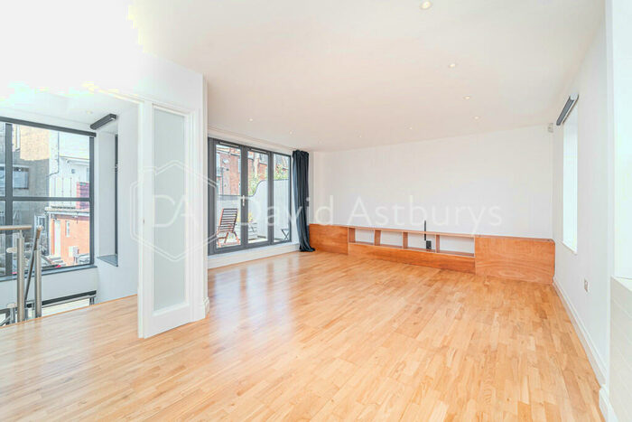 3 Bedroom Mews To Rent In Harvey Mews, Crouch End, London, N8