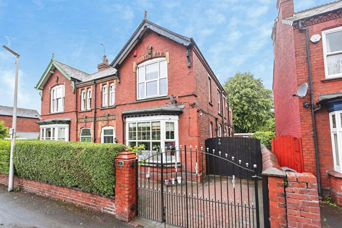 5 Bedroom Semi-Detached House For Sale In Sydney Road, Cradley Heath, B64