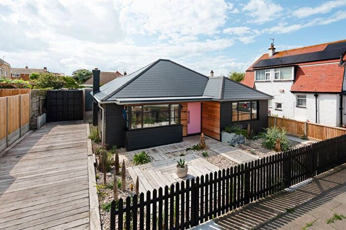 3 Bedroom Detached Bungalow For Sale In Central Avenue, Herne Bay, CT6