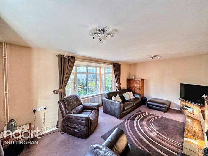 3 Bedroom Semi-Detached House For Sale In Newgate Street, Bingham, NG13