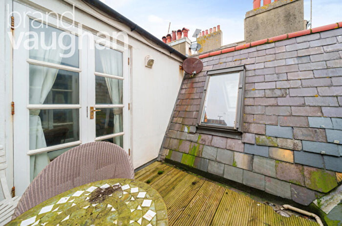 3 Bedroom Flat To Rent In Old Steine, Brighton, BN1