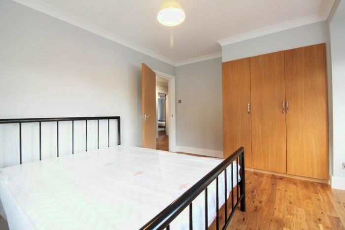 2 Bedroom Flat To Rent In Church Hill, Southgate, N21