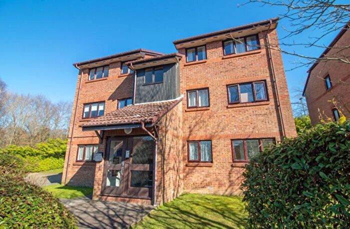 2 Bedroom Flat For Sale In Downs Close, Crookhorn, PO7