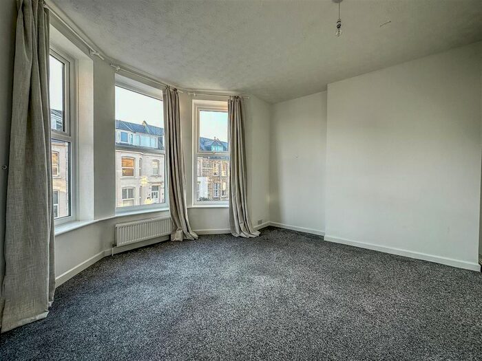 2 Bedroom Flat To Rent In Tolcarne Road, Newquay, Cornwall, TR7