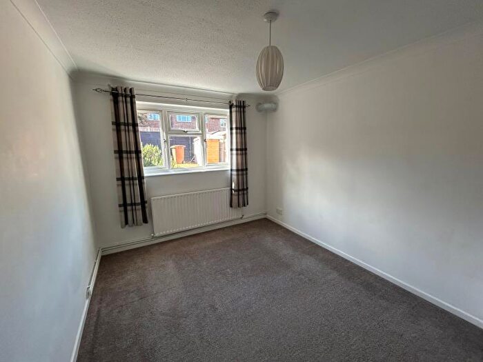1 Bedroom Maisonette To Rent In Harms Grove, Merrow, Guildford, GU4
