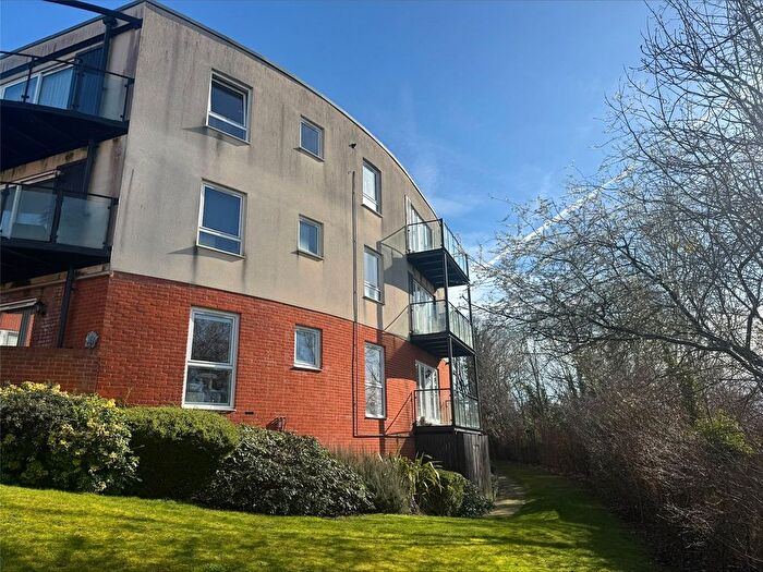 2 Bedroom Flat For Sale In The Roperies, High Wycombe, Buckinghamshire, HP13