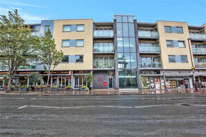 3 Bedroom Apartment To Rent In Claremont House, Cambridge Heath Road, London, E2