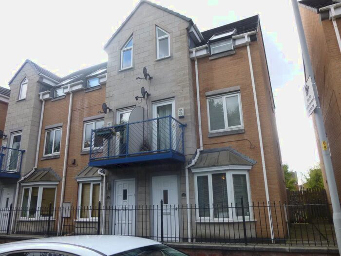 4 Bedroom Property To Rent In Dearden Street, Hulme, Manchester M15