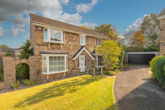 5 Bedroom Detached House To Rent In East Causeway Vale, Adel, Leeds, LS16