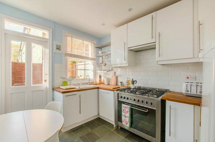 1 Bedroom Property To Rent In Walnut Tree Road, Greenwich, London, SE10