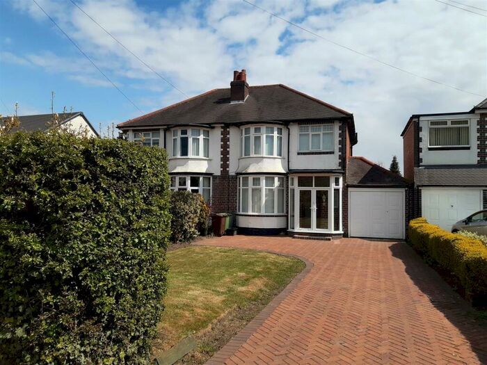 3 Bedroom Semi-Detached House To Rent In Lyndon Road, Solihull, B92