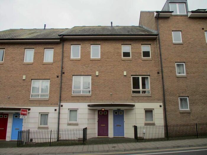 4 Bedroom Town House To Rent In Market Street, Exeter, EX1
