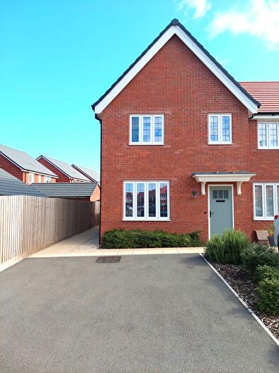 3 Bedroom End Of Terrace House To Rent In Jackdaw Close, Hinckley, LE10