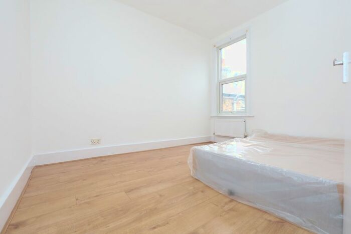 1 Bedroom Flat To Rent In Wick Road, London, E9
