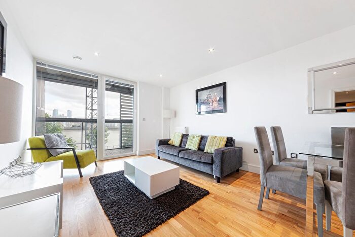 3 Bedroom Flat To Rent In Beacon Point, Dowells Street, London, SE10