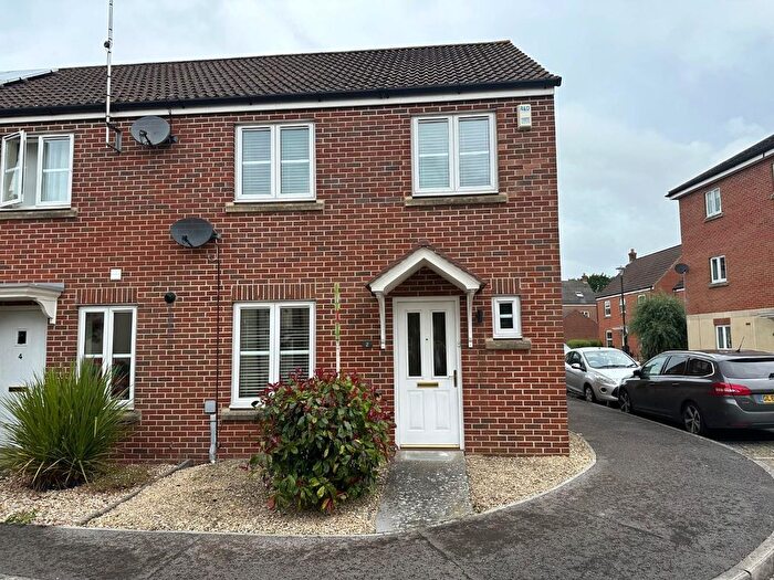 3 Bedroom End Of Terrace House To Rent In Lampeter Road, Swindon, SN25