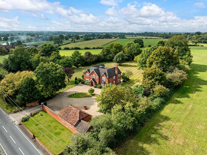 5 Bedroom Detached House For Sale In Wokingham Road, Hurst, RG10