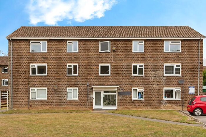 1 Bedroom Apartment To Rent In Crombie Close, Waterlooville, PO8