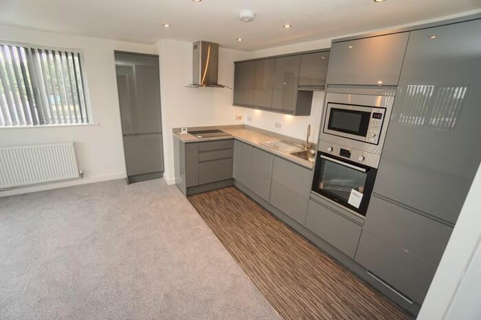 2 Bedroom Flat To Rent In Wood Vale, Westhoughton, Bolton BL5