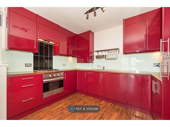 2 Bedroom Flat To Rent In Deptford High Street, London, SE8