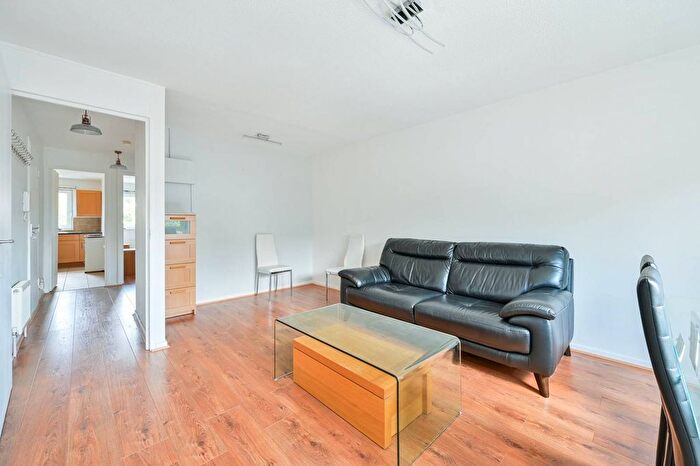 1 Bedroom Flat For Sale In Rodney Road, Elephant And Castle, London, SE17