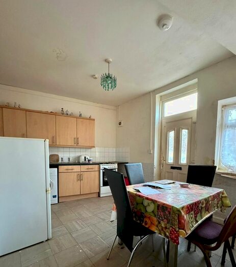 1 Bedroom Flat To Rent In Amherst Street, Cardiff, CF11