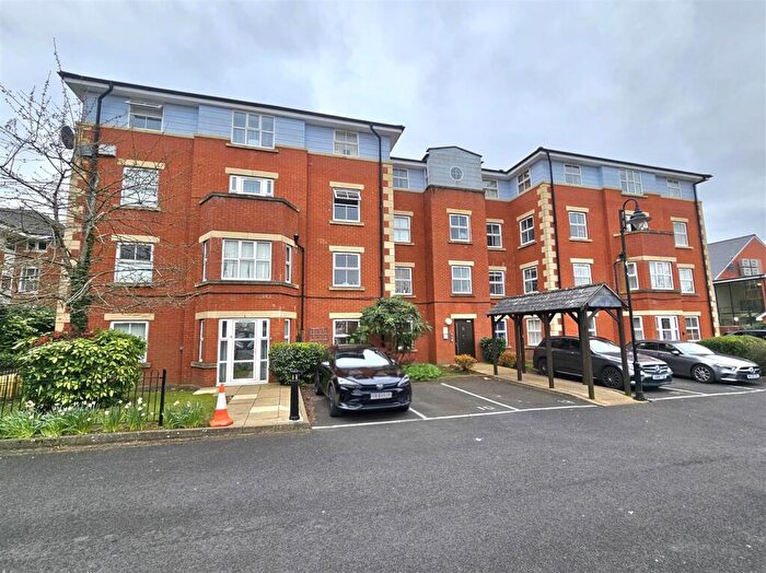 2 Bedroom Flat For Sale In Warwick Road, Solihull, B92