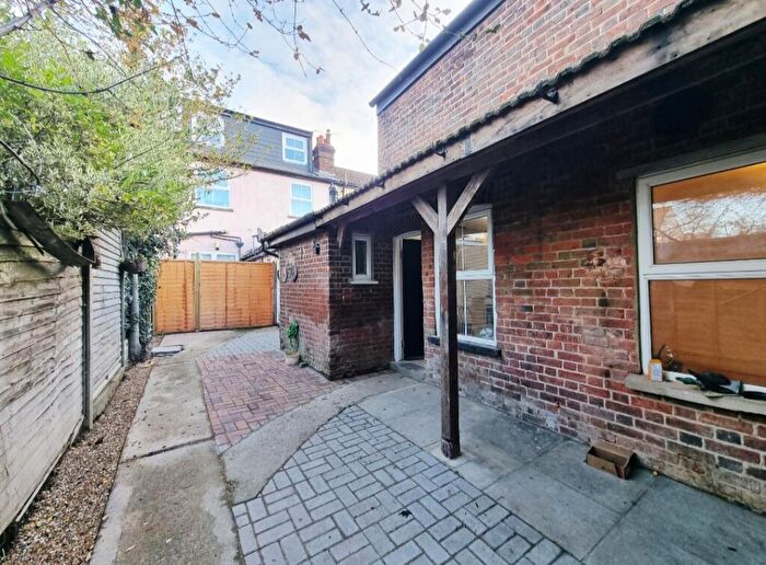 1 Bedroom Cottage To Rent In High Street, London Colney, St Albans, AL2