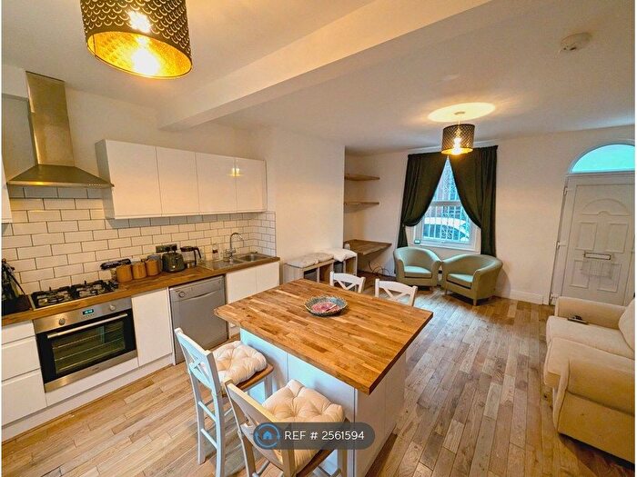 4 Bedroom Terraced House To Rent In Glossop Street, Leeds, LS6