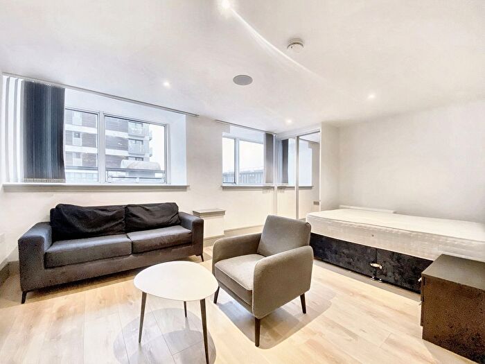 1 Bedroom Flat To Rent In Mercantile House, Market Square, UB8