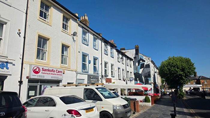 2 Bedroom Flat To Rent In Station Road, London, SE25