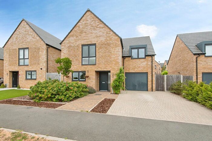 4 Bedroom Detached House For Sale In Larwood Drive, Stevenage, SG1