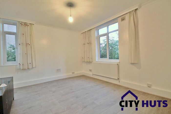 3 Bedroom Flat To Rent In Homerton High Street, London, E9