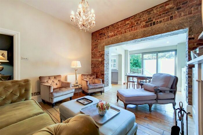 2 Bedroom Flat To Rent In Campbell Road, London, E3