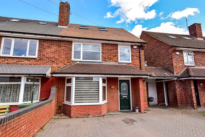 4 Bedroom Semi-Detached House For Sale In The Gossamers, Watford, WD25