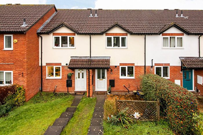 2 Bedroom Terraced House For Sale In Otters Reach, Kennington, OX1