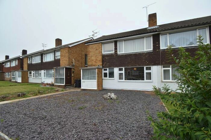2 Bedroom Maisonette To Rent In Birchen Grove, Luton, LU2