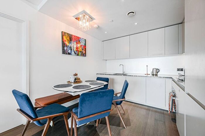 2 Bedroom Flat To Rent In Cutter Lane, North Greenwich, London, SE10