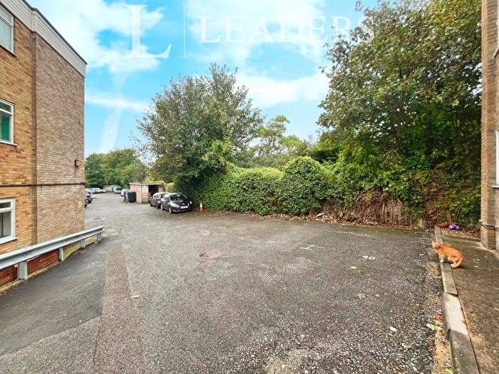 2 Bedroom Apartment To Rent In Lyndhurst Cort, Hove, BN3