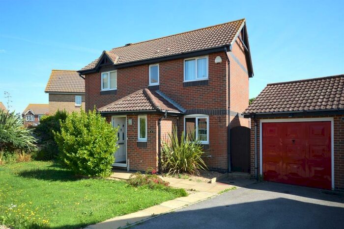 3 Bedroom Detached House To Rent In Avebury Close, Bracklesham Bay, Chichester, PO20